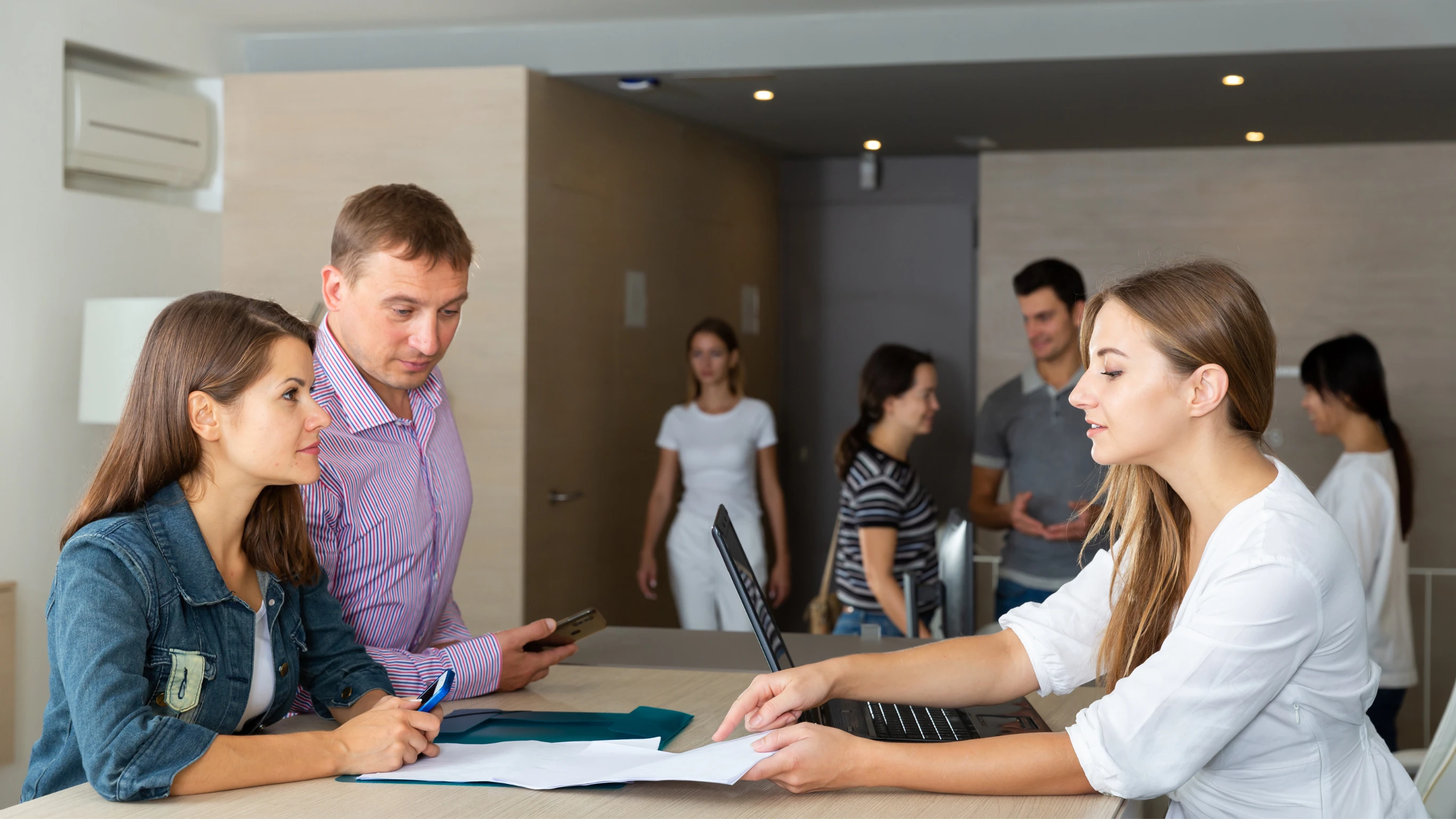 Seguros y Servicios DMV en California | Auto-Office Multiservices